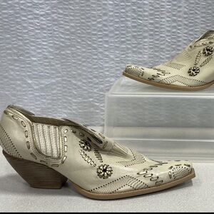 BCBGirls Cream Ankle Boots with Brown Accents Size 9